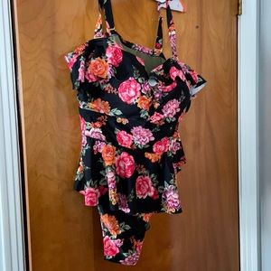 Floral peplum suit 22/24